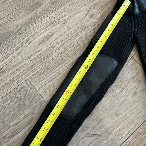 Men’s Prada Knit Sweater - Picture 7 of 7